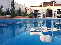 للاجار مزرعة غرفتين وصالون مسبح حدائق كهربا ريف دمشق صحنايا
