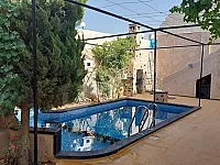 للأجار اليومي مزرعة مخدمة و مجهزة بالكامل /حماه مزارع الرقيطة