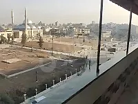 للايجار شقه حمص الخالديه مطلة على جامع خالد بن الوليد تجهيز سوبر 