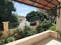 للبيع شقة ارضية بحلب الزهراء 330 متر 5 غرف و حديقة 150 متر