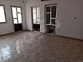 للبيع شقة شارع المهاجرين الرئيسي اكساء جيد جداً 