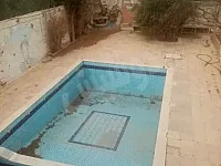 للبيع مزرعه ريف دمشق خان الشيح منشية تحتاج صيانة