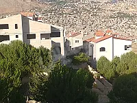 فيلا ثلاث طوابق عالعضم