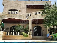 للبيع فيلا مع 3 محلات ريف دمشق سهل الزبداني مقابل جامع الاحسان 