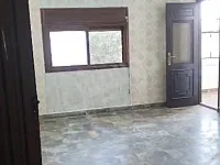 للبيع شقة 105م طابق اول فني 3 غرف و صالون/حماه وادي الشريعه 