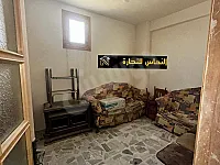 للايجار منزل فاضي طابق ثالث أمامي 3غرف وموزع اكساء جيد تجميل الخالدية 