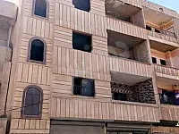 للبيع بناء أربع طوابق مع المحلات حمص حي السبيل قرب سبع شجرات