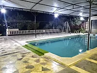 للأجار اليومي مزرعة مخدمة و مجهزة من كلشي /حماه غرب المشتل 