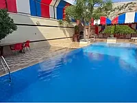 للأجار مزرعة و مسبح الليث اطلالة رائعة و مخدمة بالكامل/إدلب دركوش 