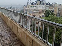 للبيع منزل بحلب خلف جامع الرحمن طابق رابع 180 متر 6 غرف غربي قبلي