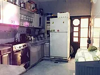 للبيع شقة طابق ارضي مساحة 150متر /الرقة _شرقي جامع باسل