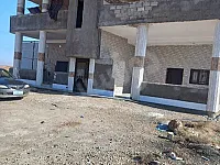 للبيع ارض زاويه مساحة دنم و ٨٠٠ متر مع بناء/الحسكة _بعد صالة سيلكو