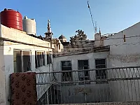 للبيع بيت عربي بدمشق القديمة مقابل السيدة رقية 