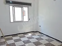 للبيع شقة 125م طابق ثالث 4 غرف و منافع /إدلب قرب جامع ابي ذر