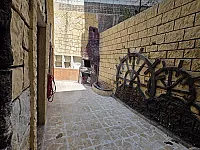 للبيع شقة بحلب سيف الدولة حديفة خلفية 130 متر 4 غرف شرقي قبلي