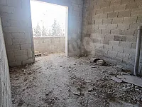 للبيع شقة عضم 100م/ ط اول 3 غرف وصالون/طريق حلب مقابل النصب التذكاري 