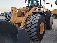 للبيع تركس هوانداي HL770-s9