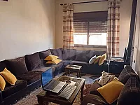 للبيع شقة حمص تفرعات طريق زيدل قرب سكندرون تجهيز ممتاز 