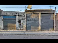 بيت عربي للبيع في الحسكة مع 3 محلات تجارية