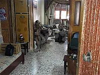 للبيع شقة حمص شارع النزهة الرئيسي تجهيز ممتاز 