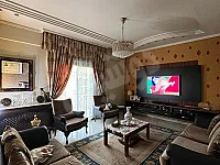 للبيع شقة طابق ثالث امامي مساحة 250متر 5غرف وصالة شارع النيل