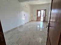 للبيع شقة مساحة 100كتر 4غرف وصالون طابق تالت امامي الحمدانية