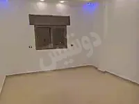 للبيع شقة ديلوكس 185م طابق ثاني فني 4 غرف و منافع/ الدانا شارع إنفتني 