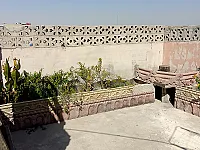 ملحق مع السطح 